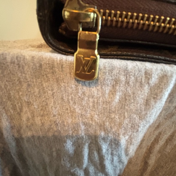 Authentic Louis Vuitton Monogram Cabas Mezzo Tote Bag - Good Condition - Picture 7 of 12